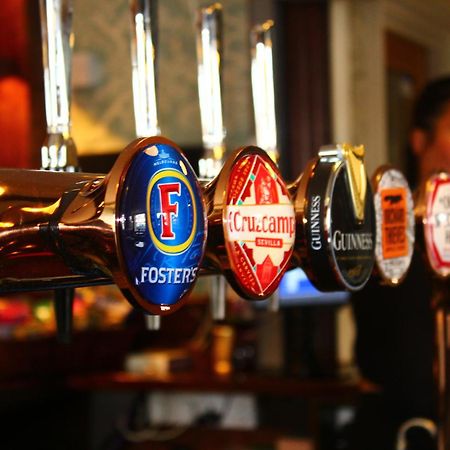 Kings Arms Hotel 比斯特 外观 照片