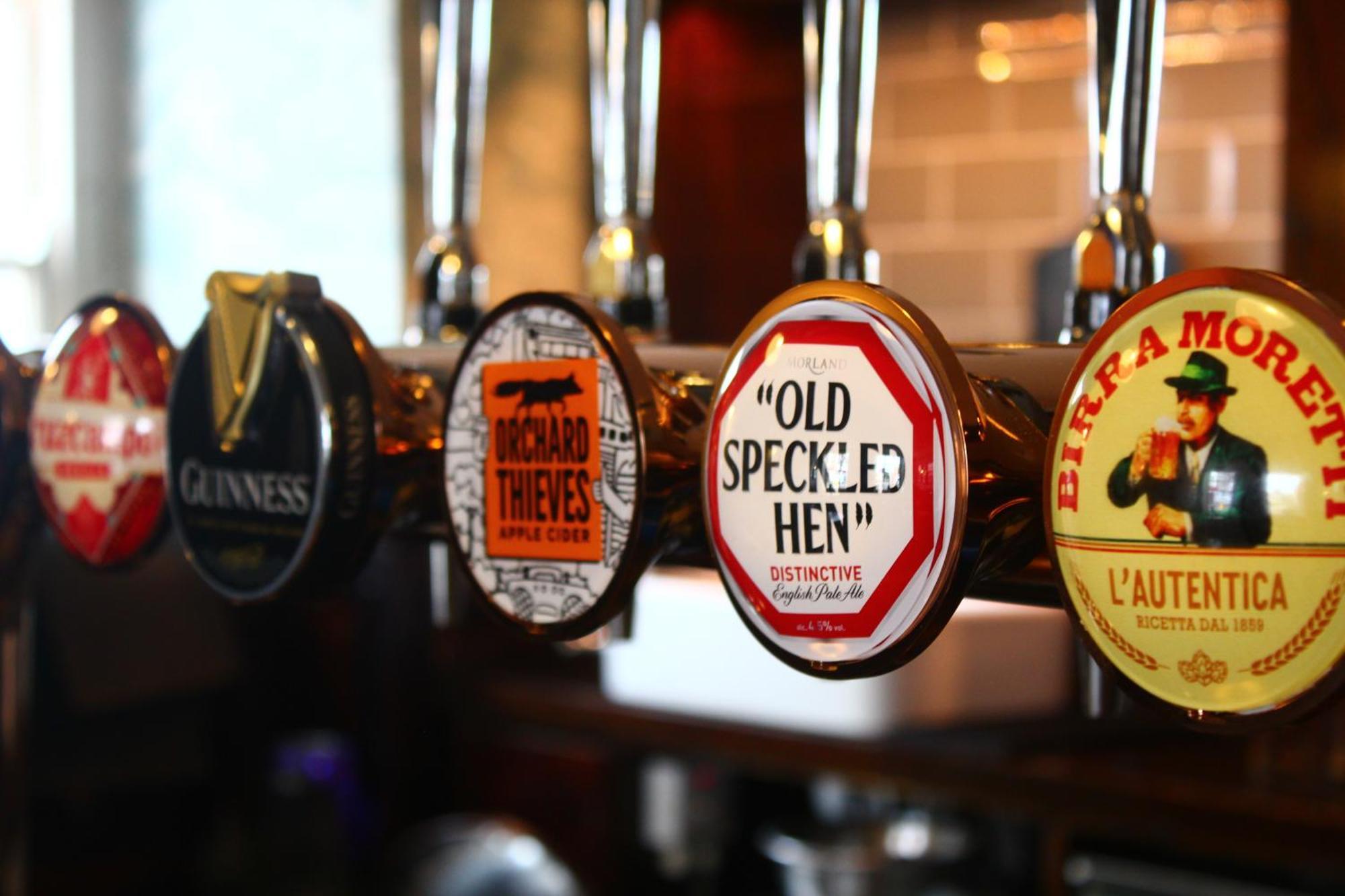 Kings Arms Hotel 比斯特 外观 照片