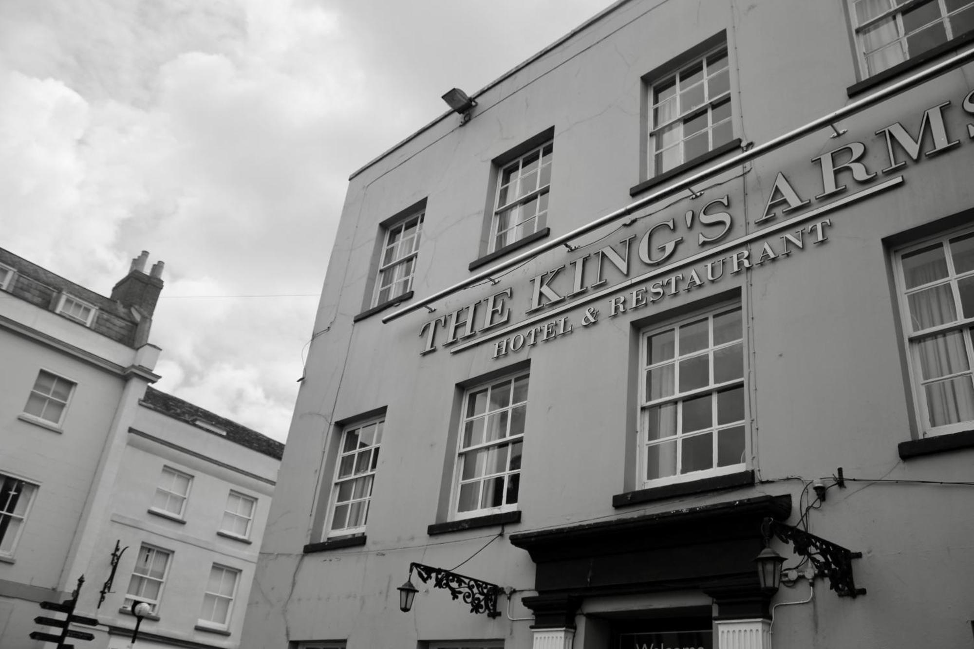 Kings Arms Hotel 比斯特 外观 照片